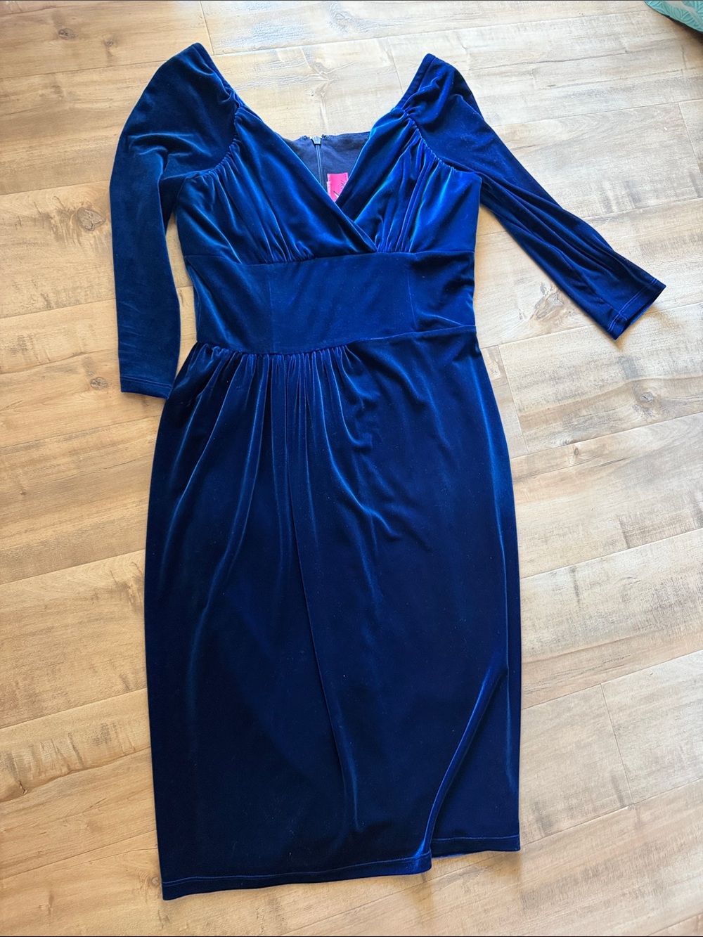 STARLET WIGGLE DRESS IN BLUE VELVET - VIXEN BY MICHELINE PITT - Picture 2 of 8